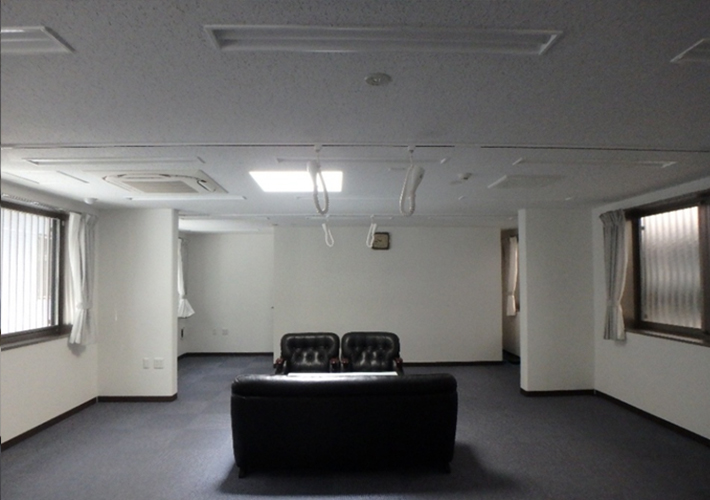 増築時に採光を意識したトップライト設計(照明無)